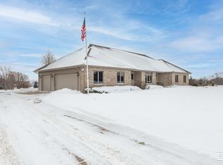 6076 Southfield Ln, Oswego, IL 60543