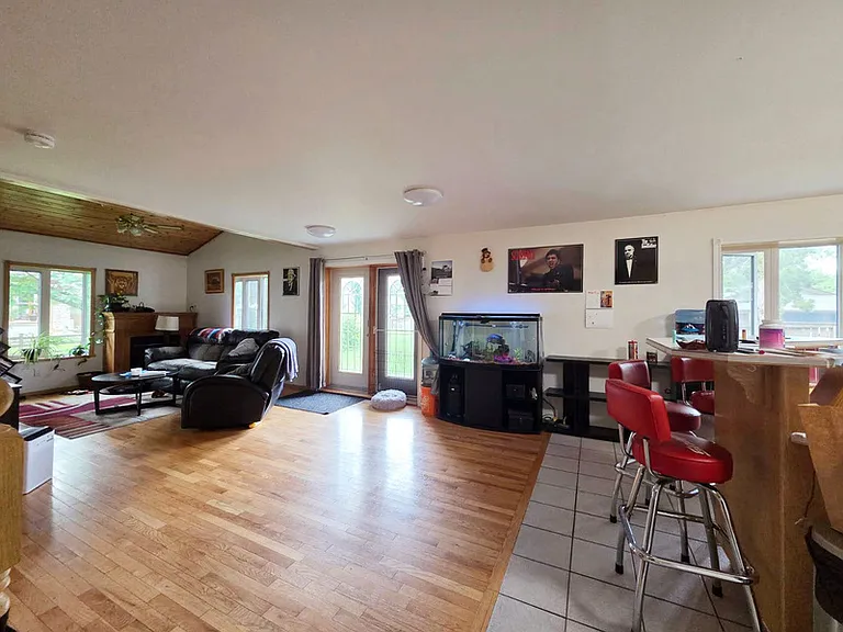 21 Langley Dr #UPPER — Photo 7