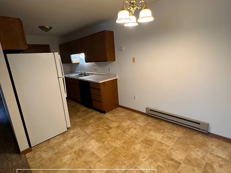 534 E Slifer St #7 — Photo 7
