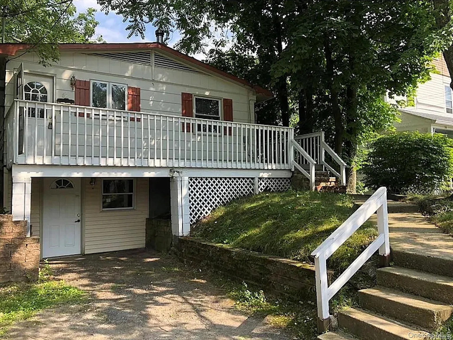 3 bed, 2.5 bath, 2340 sqft, $3,000 — Photo 1