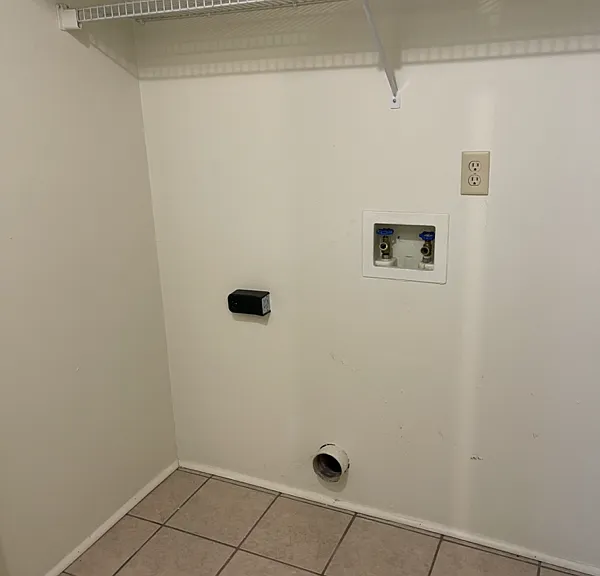 3027 Yorktown Cir — Photo 4