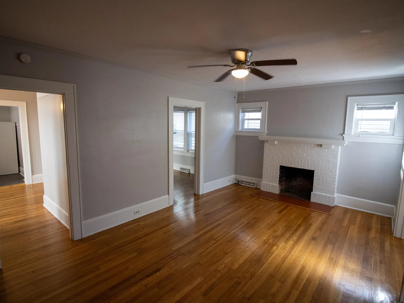 1 bed, 1.0 bath, 1036 sqft, $1,200 — Photo 4