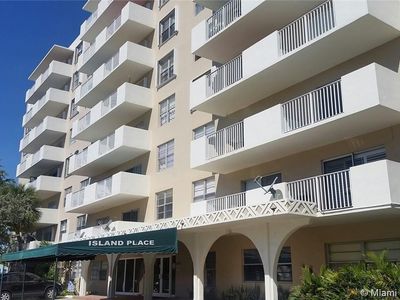1455 N Treasure Dr APT 2G, North Bay Village, FL, 33141