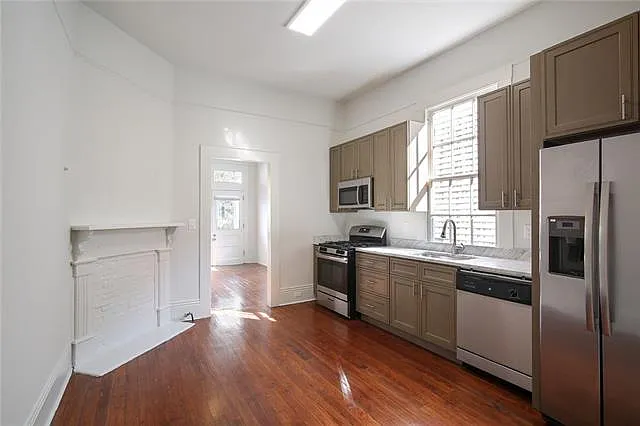 2216 Soniat St — Photo 5
