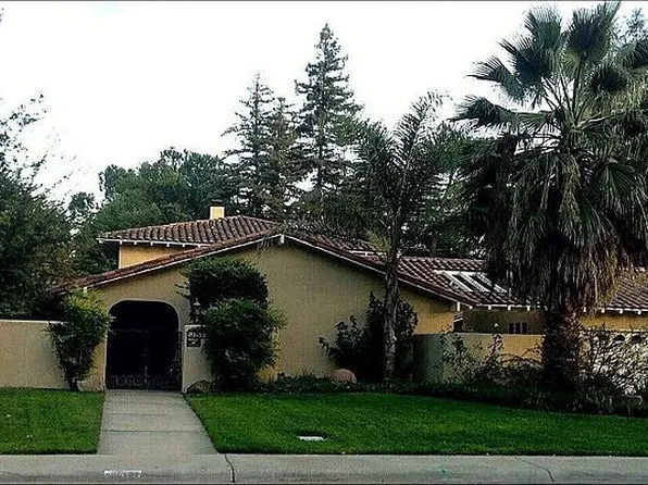 1517 Midway Dr, Woodland, CA 95695