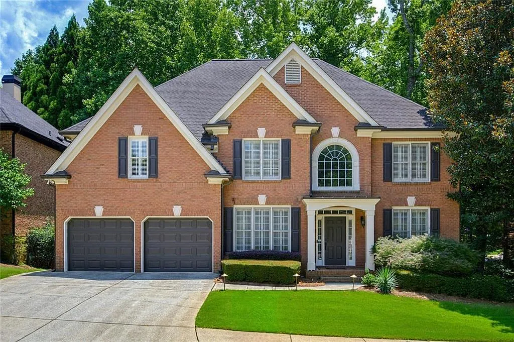 6 bed, 5.0 bath, 6010 sqft, $4,995 — Photo 1