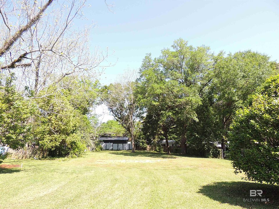 2nd image of 605 Bellangee Ave #12