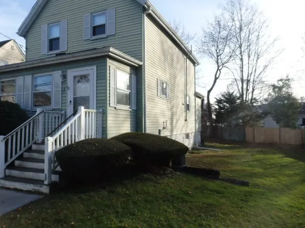 47 Rock St, Norwood, MA 02062