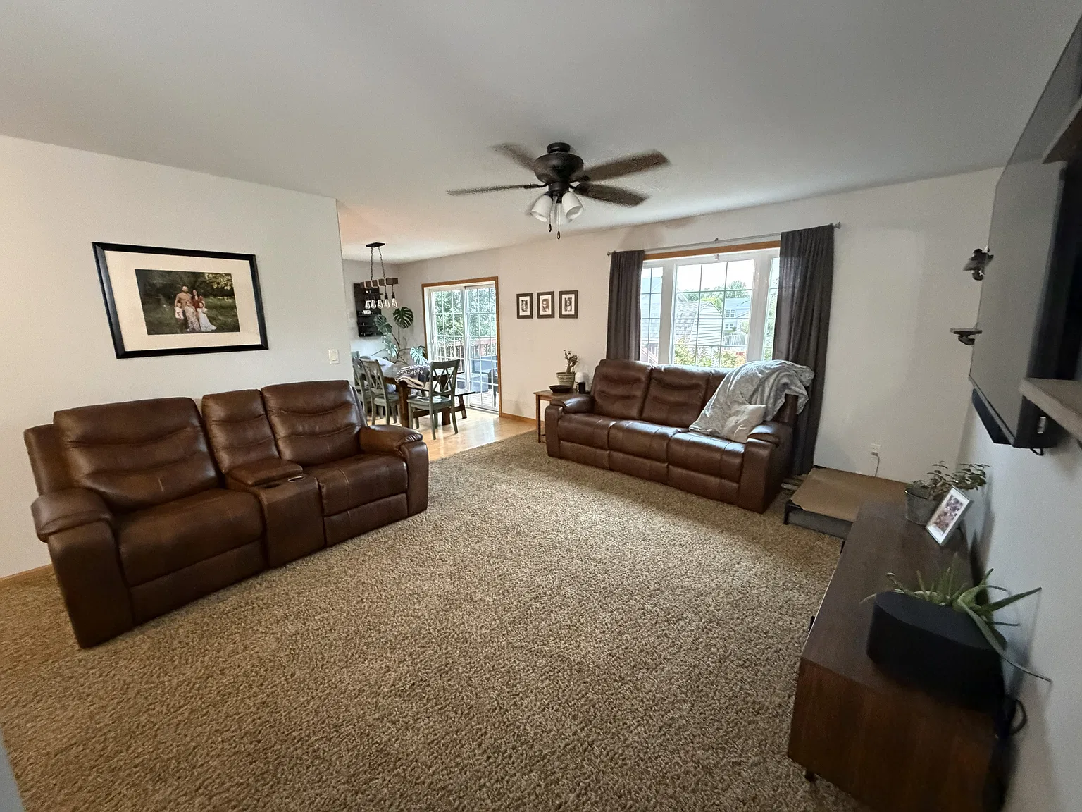 4 bed, 2.5 bath, 2380 sqft, $2,800 — Photo 4