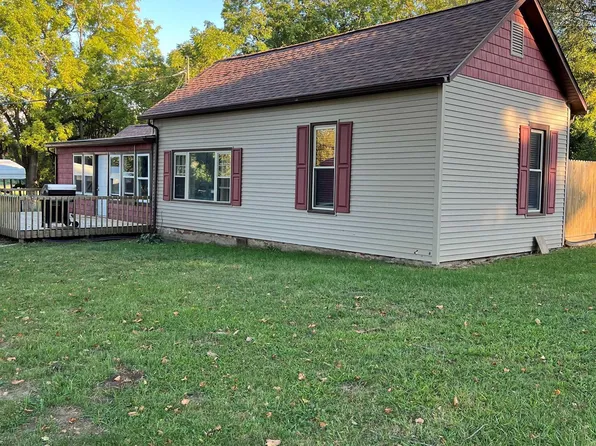 208 S John Wayne Rd, Dawson, IL 62520