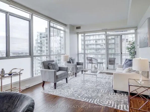 225 Webb Dr, Mississauga, ON