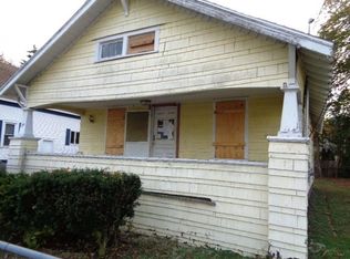 24 Berbay Cir, Springfield, MA 01109