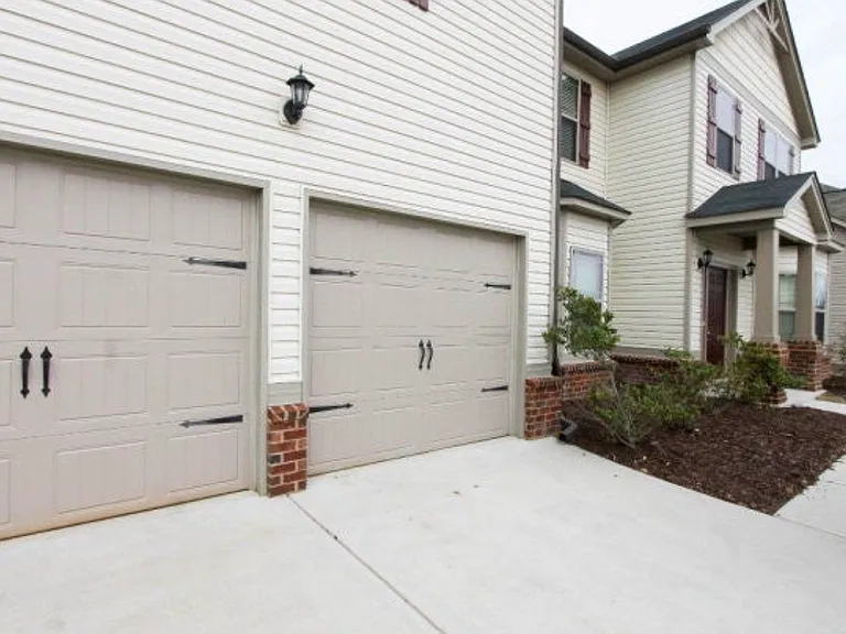 2771 Huntcliffe Dr — Photo 10