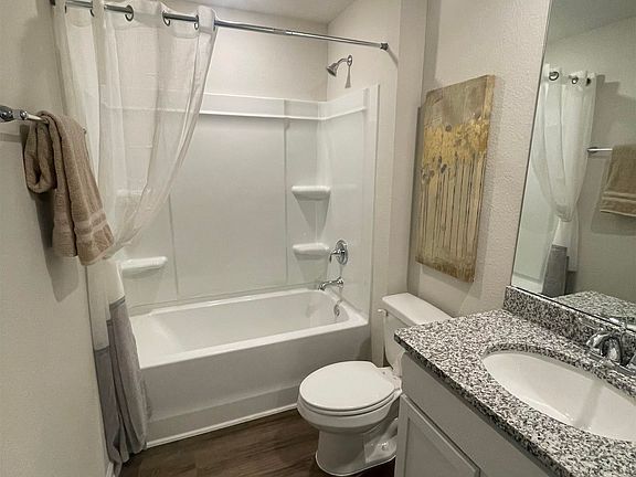 4th image of 22218 Aleutian Ave
