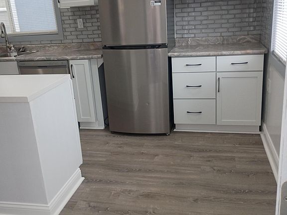 2nd image of 2806 Humboldt Ave N
