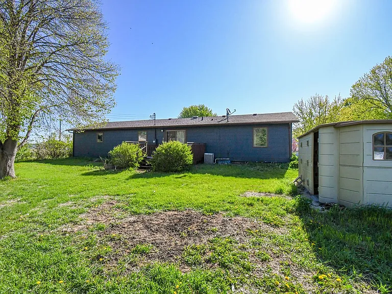 103 Perry Ln — Photo 38