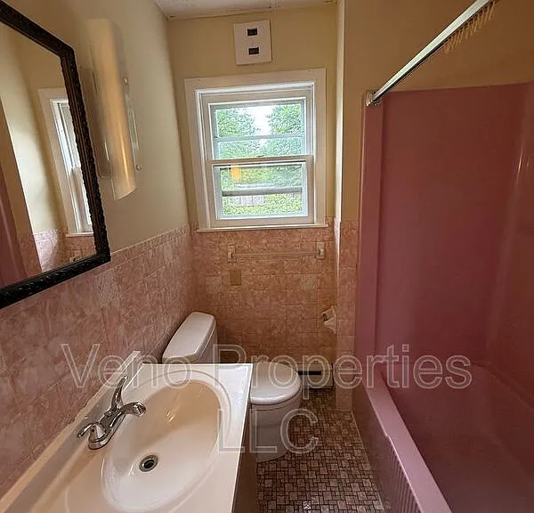 1 Pleasant St #1E — Photo 10