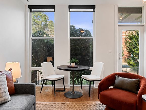 4th image of 2146 N Lawndale Ave #1