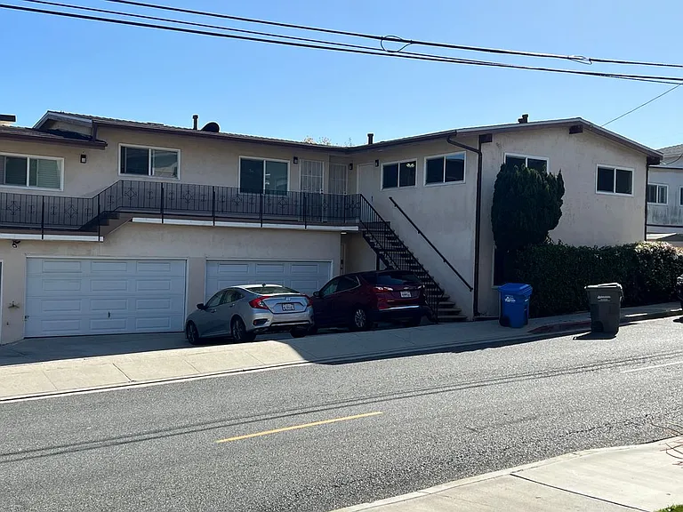 2000 Carnegie Ln #B — Photo 1