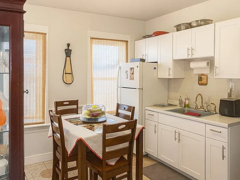 17 Hillsboro St #3 — Photo 3