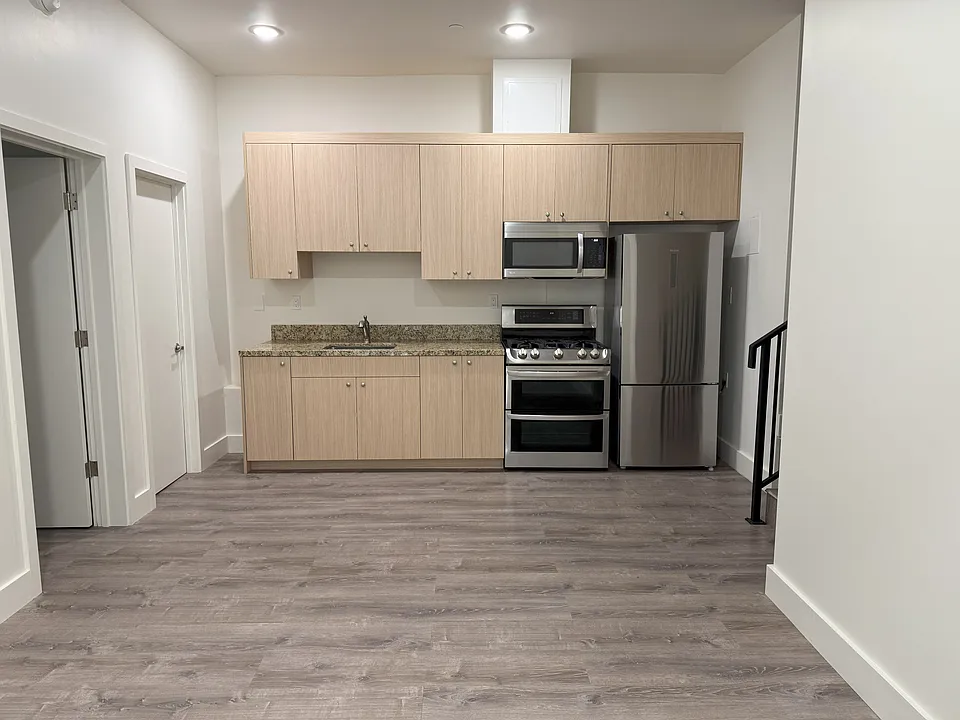 4326 Irving St #307