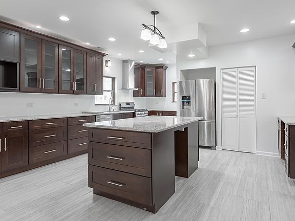 4th image of 9321 S 52nd Ave