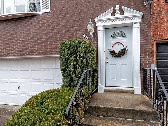 3rd image of 36 Manorfield Cir