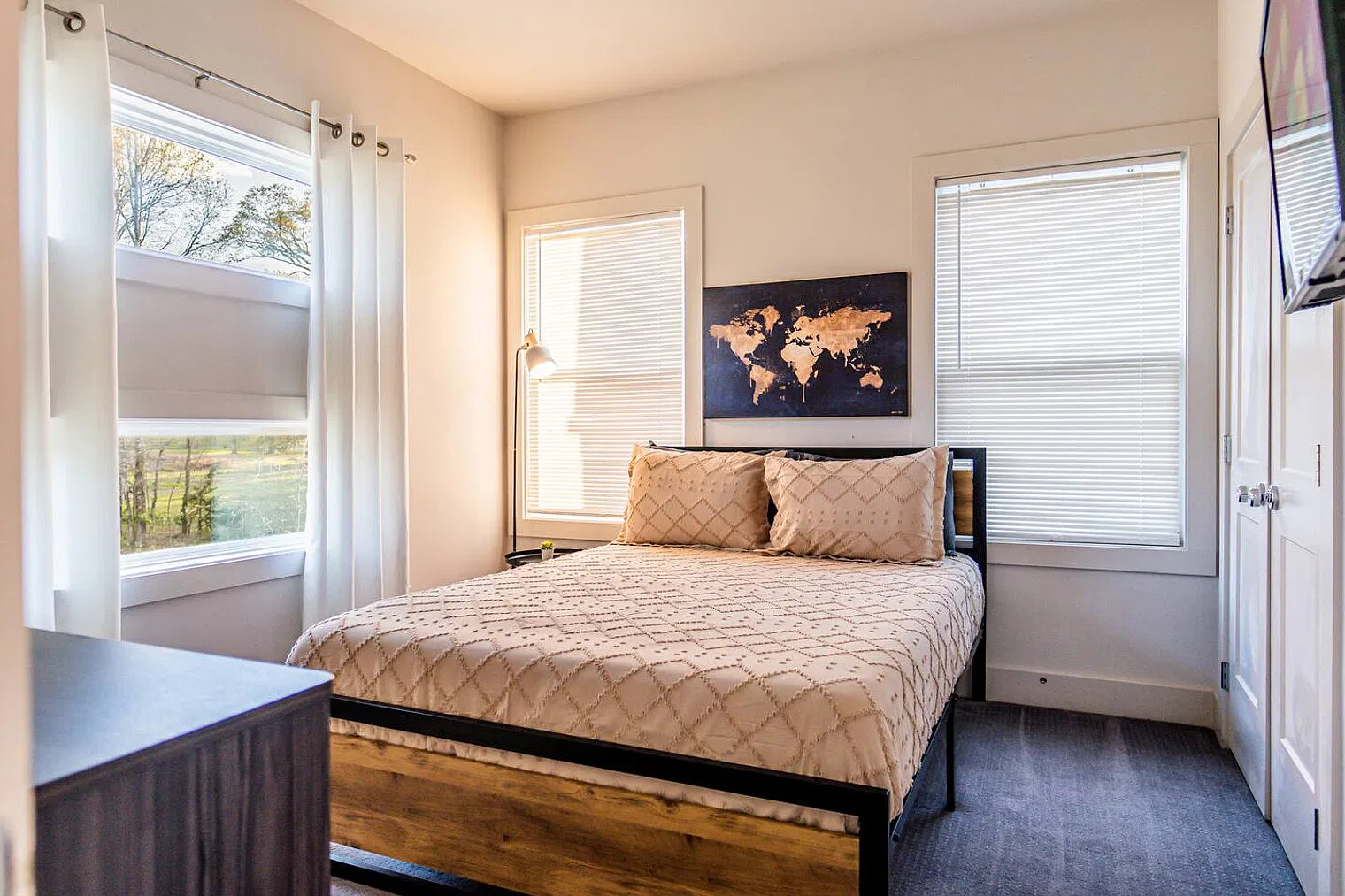 4 bed, 3.5 bath, $5,048 — Photo 4