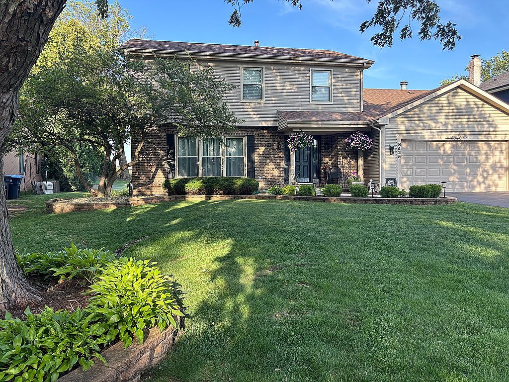 8425 Creekside Ln — Carriage Greens Golf & Racquetball Country Club