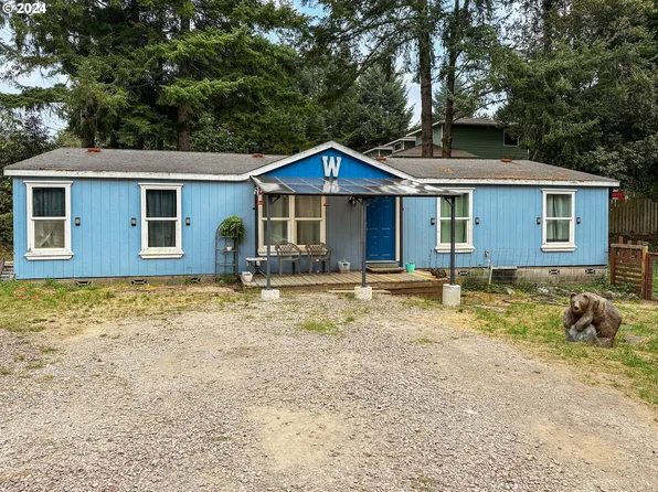 19075 Pacific Crest Dr, Brookings, OR 97415