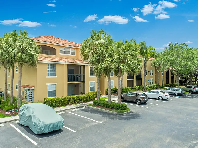 8635 River Homes Ln #305 — Photo 5