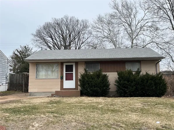 10640 Spring Garden Dr, Saint Louis, MO 63137