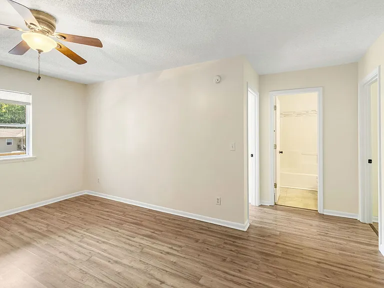 100 Bearwood Dr — Photo 2