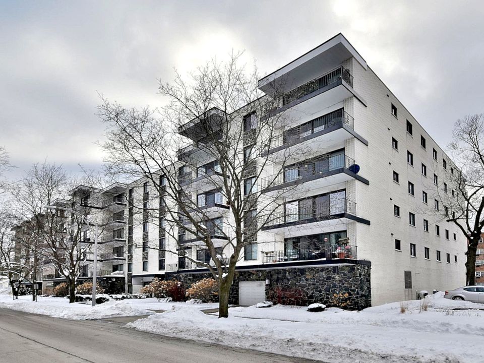 Welcome to 211 Elgin Avenue!