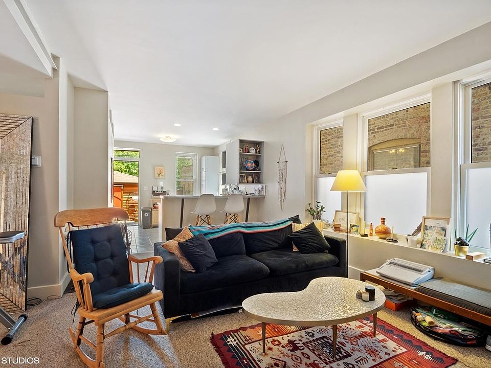 1st image of 3650 W Wrightwood Ave