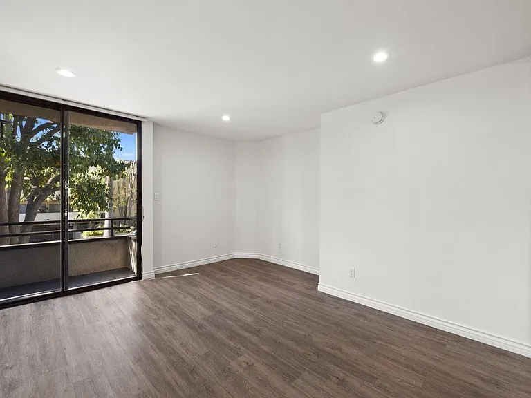 1950 Rodney Dr #105 — Photo 13