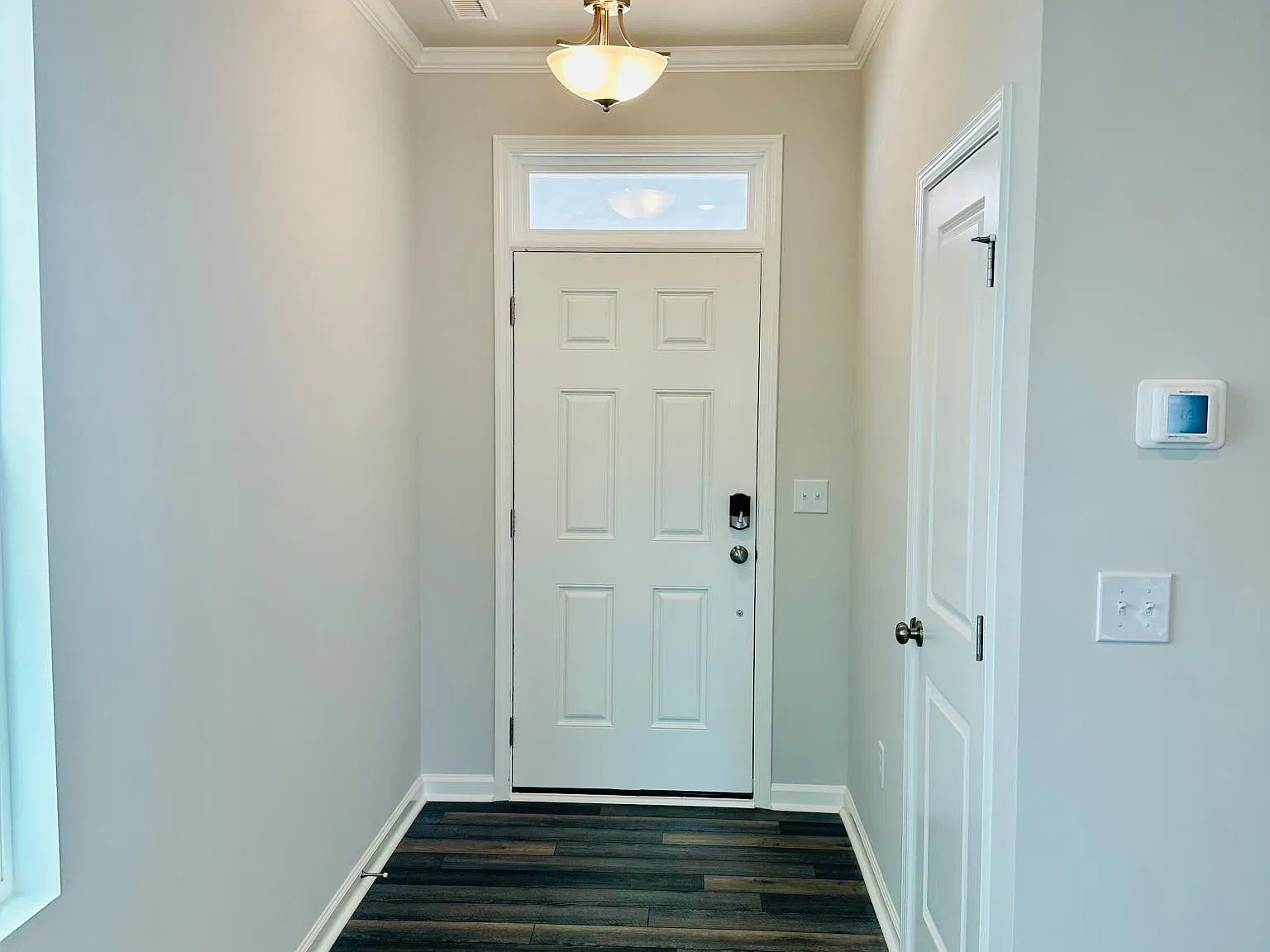 3 bed, 2.5 bath, 2000 sqft, $2,095 — Photo 2