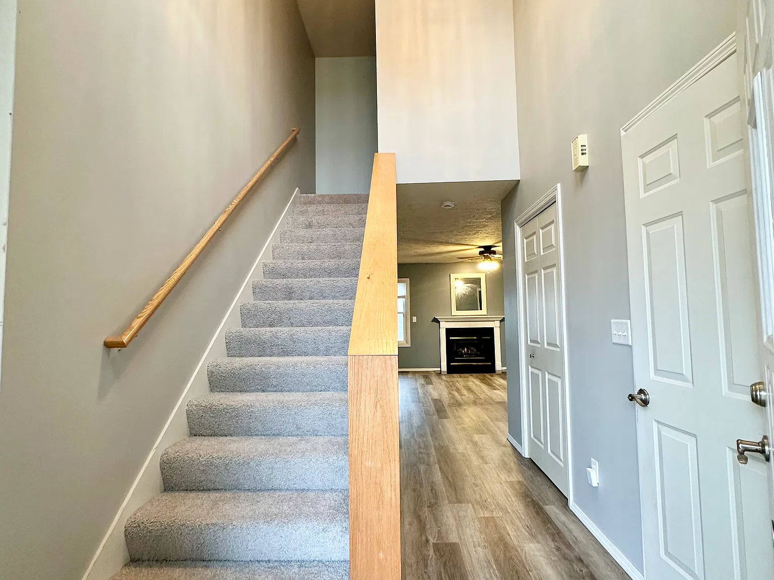 3 bed, 2.5 bath, 2336 sqft, $2,300 — Photo 2