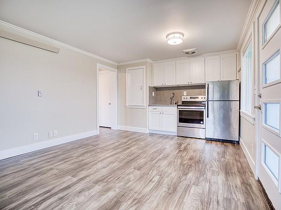 5th image of 2801 22nd Ave W #1
