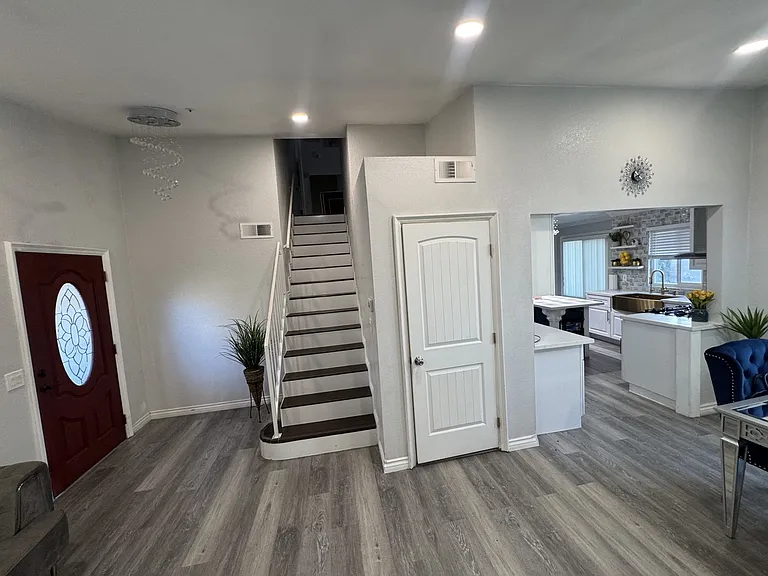 Windcrest Dr — Photo 7