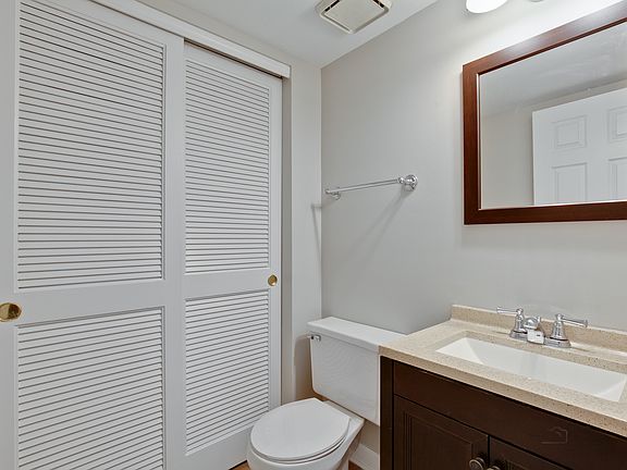 5th image of 203 Green Knoll Ln #203