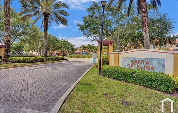 1212 Santa Catalina Ln #1212