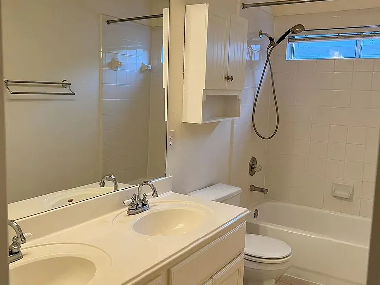 1321 Holmes Ln — Photo 27