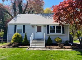 10 Greendale Ave, Pompton Plains, NJ 07444