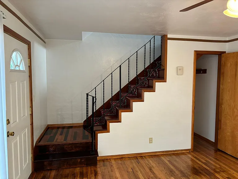305-313 14th St SE #5 — Photo 8