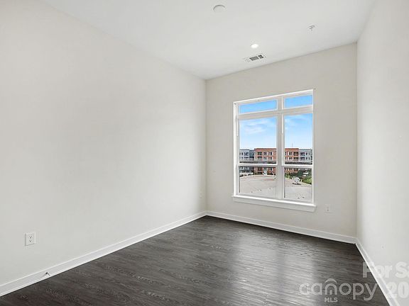 5th image of 3630 Davidson St