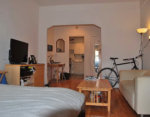 Rented by Performing Assets Corp | media 15