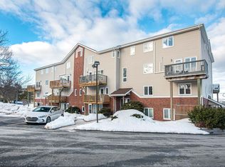 158 Farnham Gate Rd #104, Halifax, NS B3M 3V8