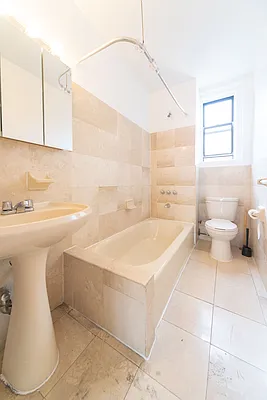 Rented by Platinum Properties | media 6