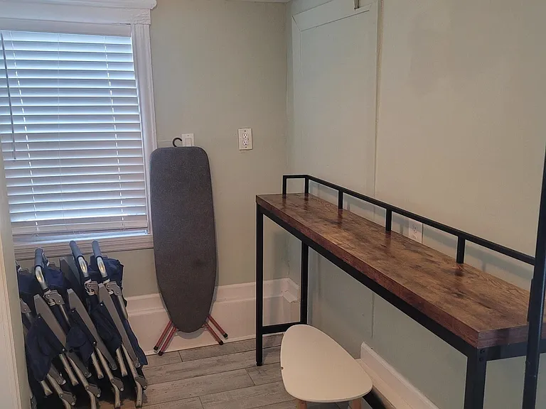 105 N Windsor Ave — Photo 11